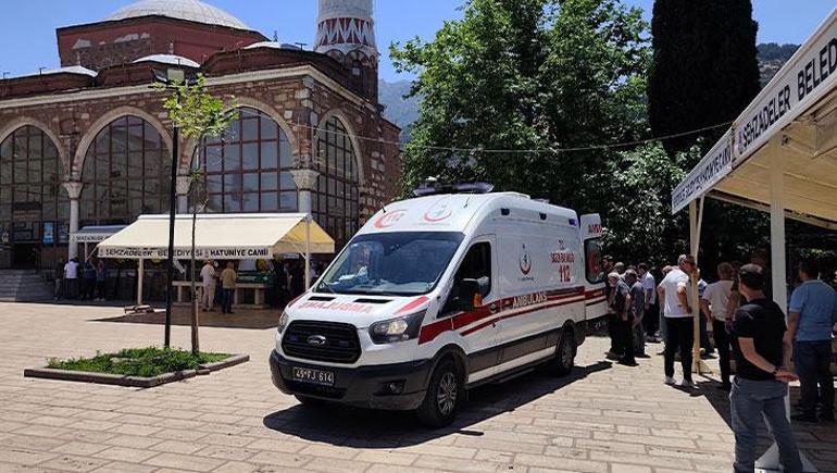 Acı üstüne acı! Kalp krizinden ölen arkadaşının cenazesine geldi, kalp krizi geçirdi