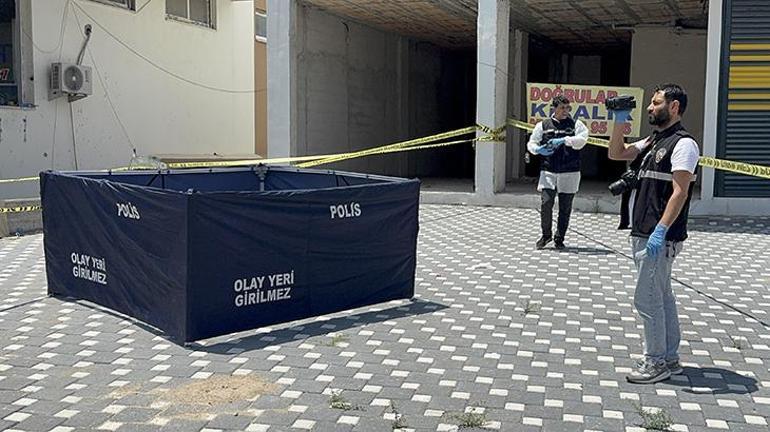Adana'da babası tarafından vurularak öldürülen genç defnedildi