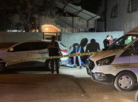 Adana'dan kan donduran kardeş cinayeti! Biri bıçağa diğeri silaha sarıldı 2 Adana'dan kan donduran kardeş cinayeti! Biri bıçağa diğeri silaha sarıldı