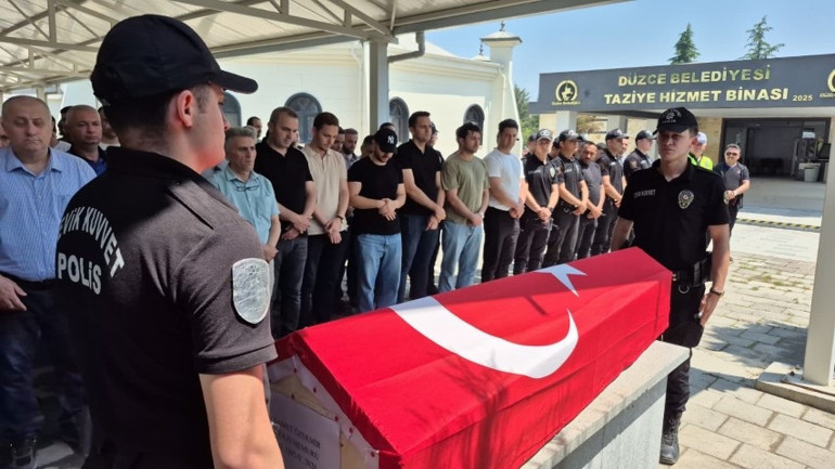 Ağır grip geçiren polis memuru, evinde ölü bulundu