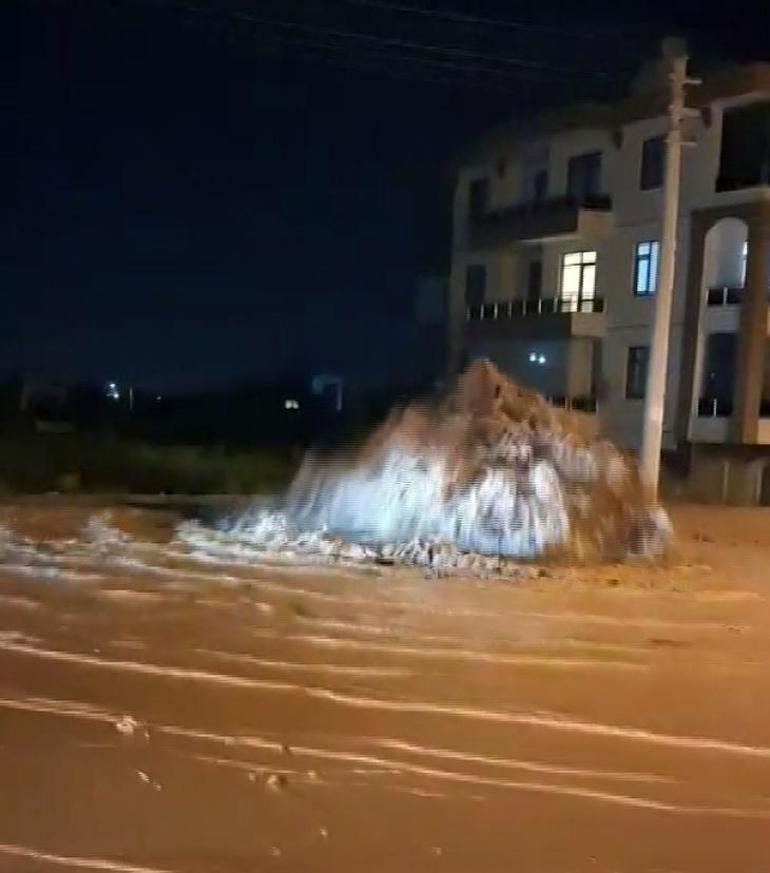 Aniden bastıran sağanak felaketi getirdi! Konya'da yollar göle döndü, mahsur kalanları AFAD kurtardı