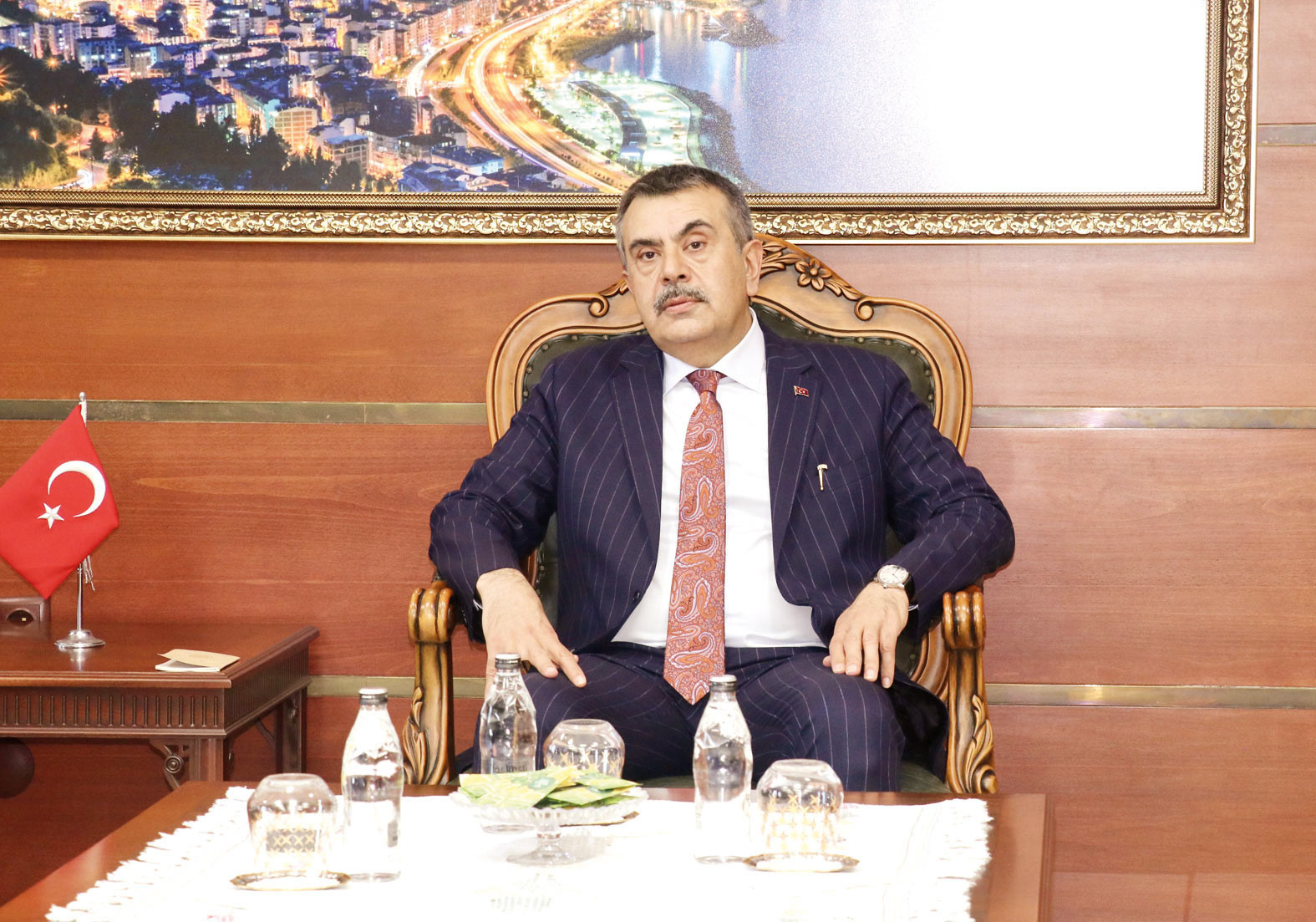 Ara tatile devam