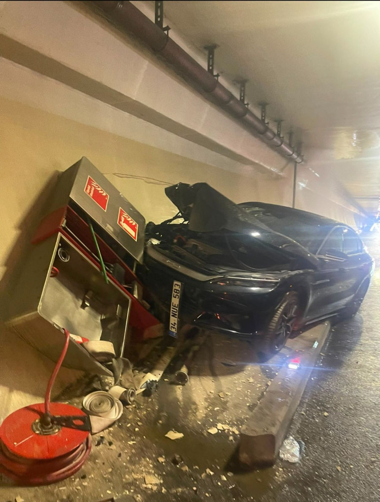 Avrasya Tünelinde trafik kazası Valilikten deniz suyu açıklaması