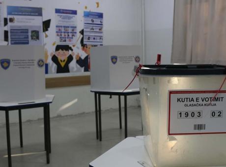 Aylardır koltuk boş kaldı, Meclis dağıldı! Kosova’da seçim günü