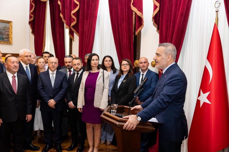 Bakan Fidan, Bulgaristandaki Türk iş insanlarıyla bir araya geldi