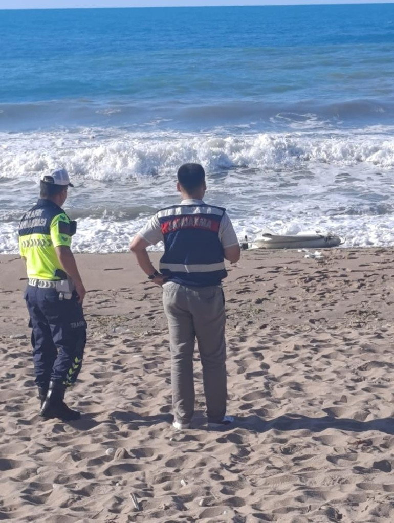 Bartında plajda silahlı İHA bulundu