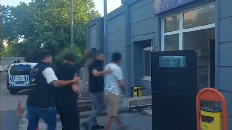 Beylikdüzünde metrobüste yan bakma kavgası: 1 kişi hayatını kaybetti