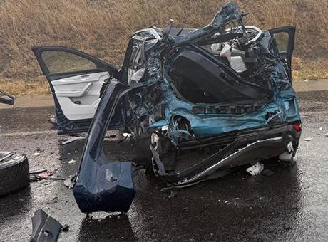 Çanakkale’de tankere çarpan otomobildeki 2 kişi öldü, 2 kişi ağır yaralandı