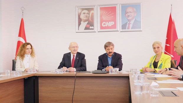 CHP’de YDK toplandı: İhraçlara af geliyor