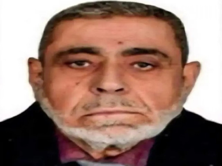 Cinnet geçirdim kuzum | Yaşlı kadın, kocasını parçalarken etrafa poşet sermiş