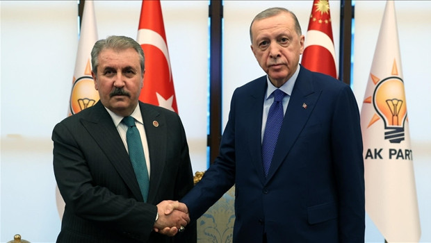 Cumhurbaşkanı Erdoğan, yeniden BBP Genel Başkanı seçilen Destici’yi tebrik etti