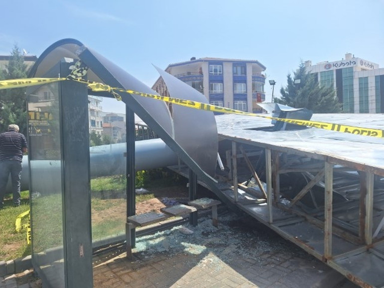 Devrilen pano genç kadını hayattan koparmıştı 8 belediye personeli için soruşturma izni verildi