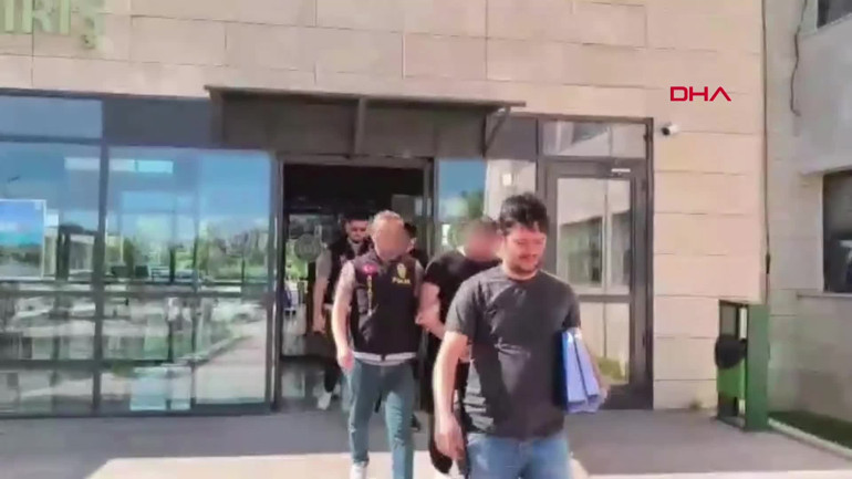 Duyduğu tek kelime yetti Yaşlı kadını 7.5 milyon lira dolandırdılar: Götürüp elleriyle servetini teslim etti
