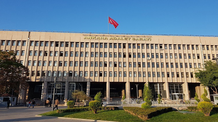 Eski emniyet müdürlerinin rüşvet davasında dosya savcılığa gönderildi 2 Eski emniyet müdürlerinin rüşvet davasında dosya savcılığa gönderildi