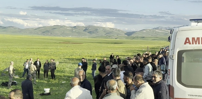 Feci kaza… Ticari araç takla attı: 1’i bebek 3 ölü, 4 yaralı