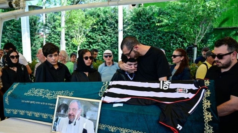 Gazeteci Reha Muhtara veda... Son yolculuğuna uğurlandı