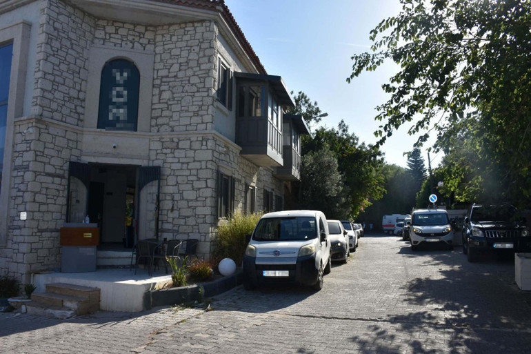 Katil yerlerini fotoğraftan buldu