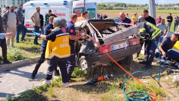 Kayseri’de 2 otomobil çarpıştı; 3 ölü, 5 yaralı