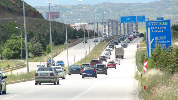 Kırıkkale'deki 'kilit kavşak'tan bayram tatilinde 1,5 milyon araç geçti
