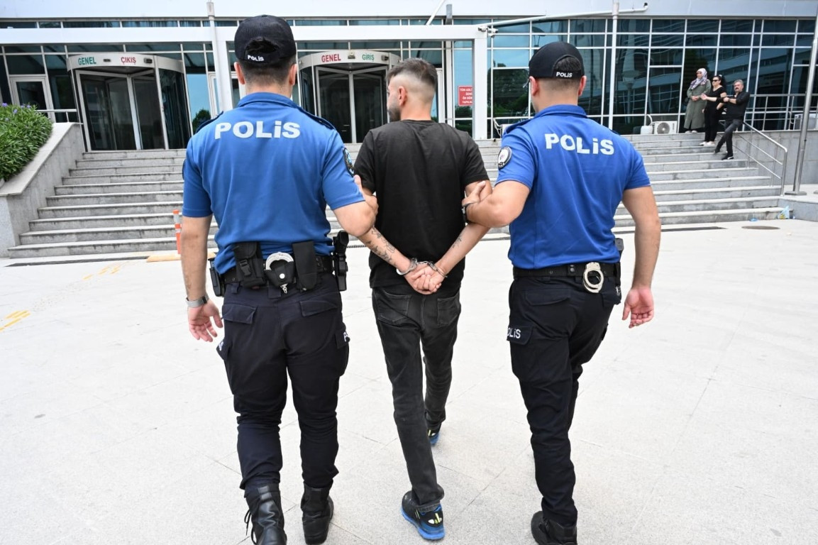 Kırmızı bültenle aranıyordu! Mersin'de yakalandı