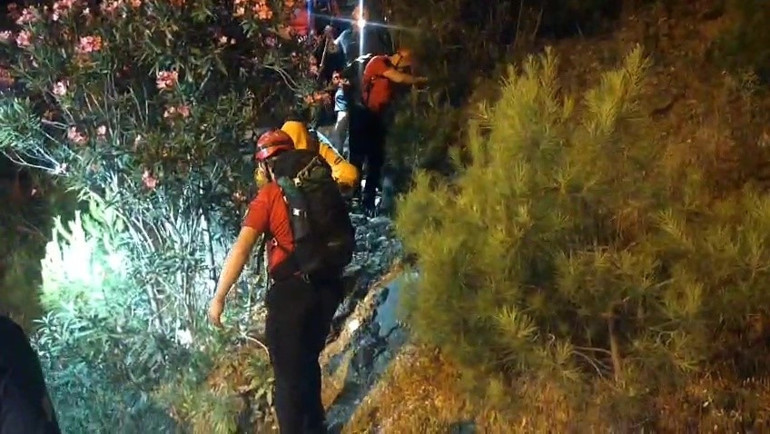 Kral Havuzunda kaybolan 2 kişi SOS mesajı ile kurtarıldı