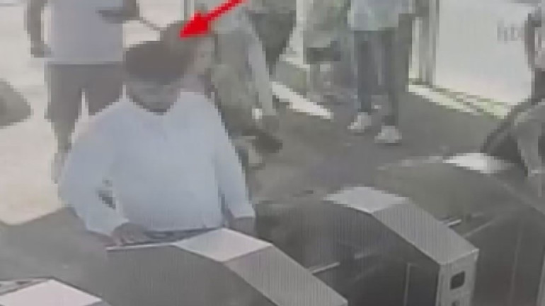 Metrobüsteki kavgada ölümlü son: Baba ile oğlu saldırıp bıçakladı