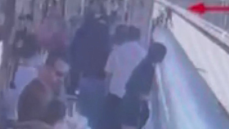 Metrobüsteki kavgada ölümlü son: Baba ile oğlu saldırıp bıçakladı