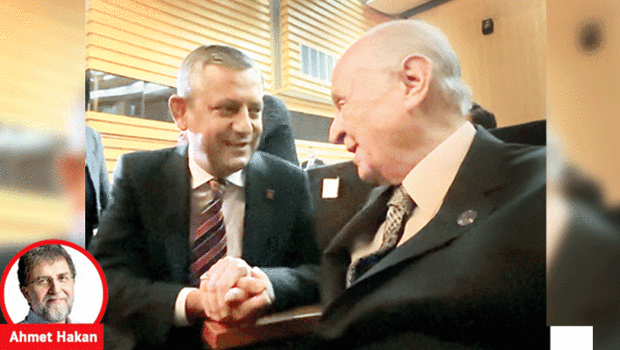 Özgür Özel karar vermeli: Direniş mi yapacak siyaset mi