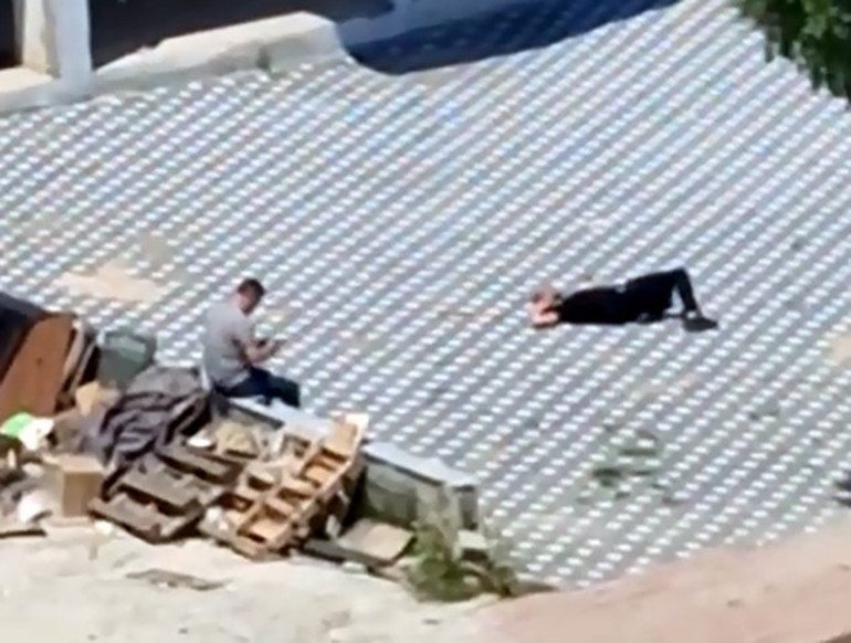 Polis baba, oğlunu silahla öldürüp başında bekledi: Olayın sebebi dehşete düşürdü