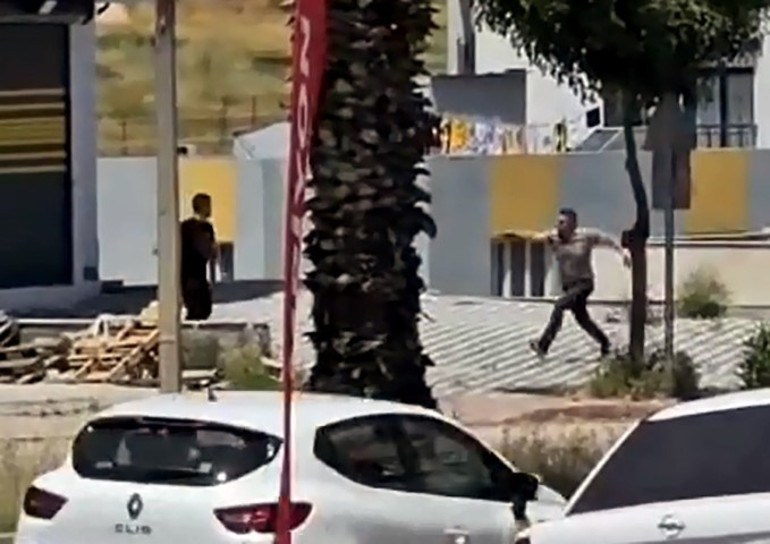 Polis baba, oğlunu silahla öldürüp başında bekledi: Olayın sebebi dehşete düşürdü