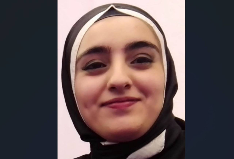 Sanatçı baba cenazede gözyaşlarına boğuldu Ağabey hayatını kaybetti, kız kardeşi yaşam mücadelesi veriyor