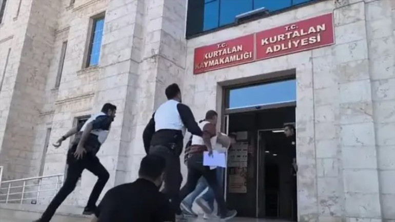 Siirtte hamile eşi ile amcasını öldürüp 3 yakınını yaralamıştı Savcılık, rastgele ateş ettim savunmasını kabul etmedi