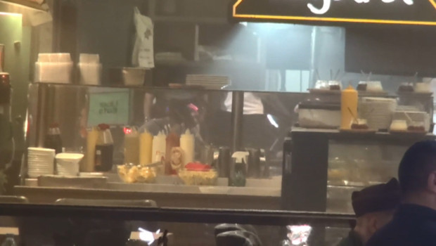 Silivri’de korkutan restoran yangını! 5 kişi dumandan etkilendi