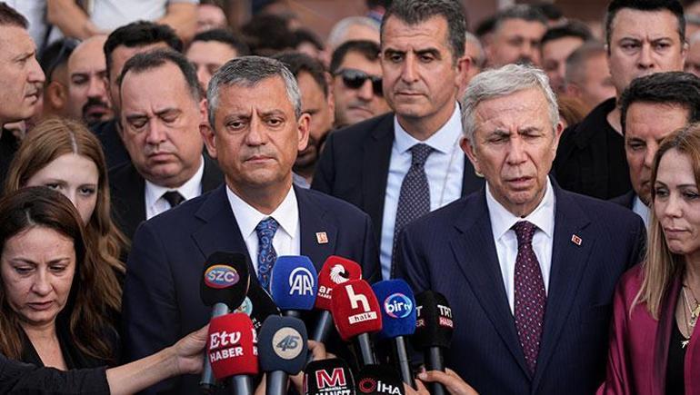 Siyaseti sarsan acı kayıp birinci yılında anıldı! Özgür Özel ve Mansur Yavaş, Ferdi Zeyrek'in mevlit programına katıldı