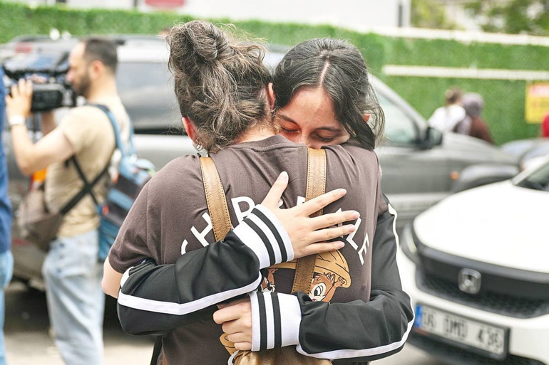 Sorulara uzman yorumu: Hem bilgi hem yorum ölçüldü