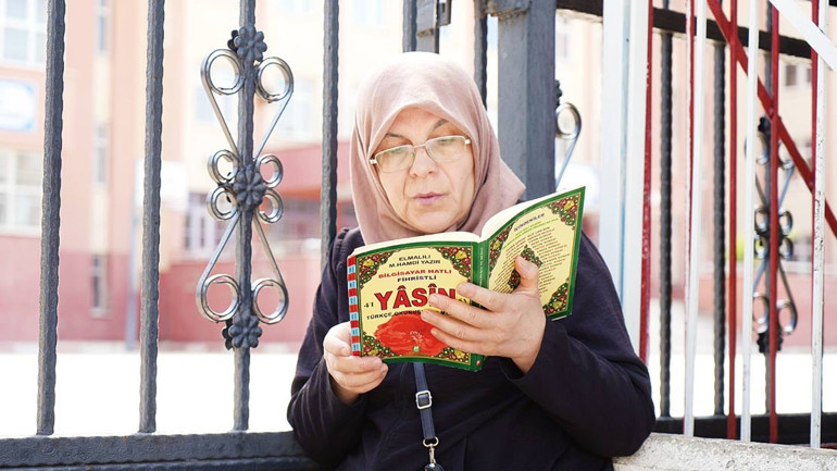 Sorulara uzman yorumu: Hem bilgi hem yorum ölçüldü