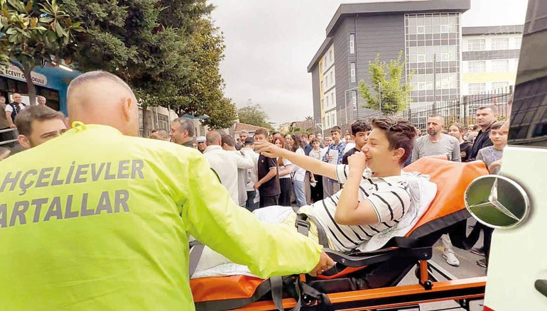 Sorulara uzman yorumu: Hem bilgi hem yorum ölçüldü