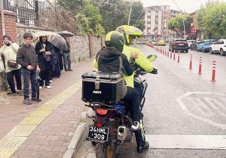 Sorulara uzman yorumu: Hem bilgi hem yorum ölçüldü