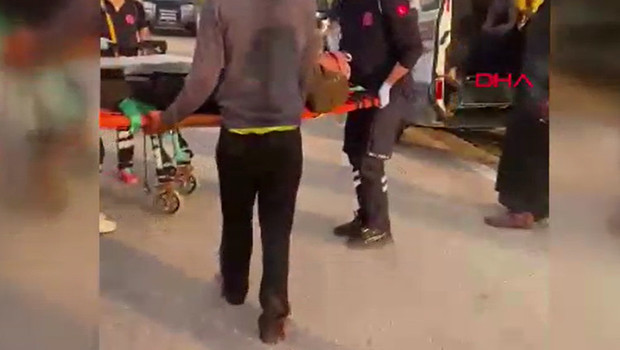 Tarım işçilerini taşıyan minibüs şarampole devrildi: 1’i ağır 4 yaralı