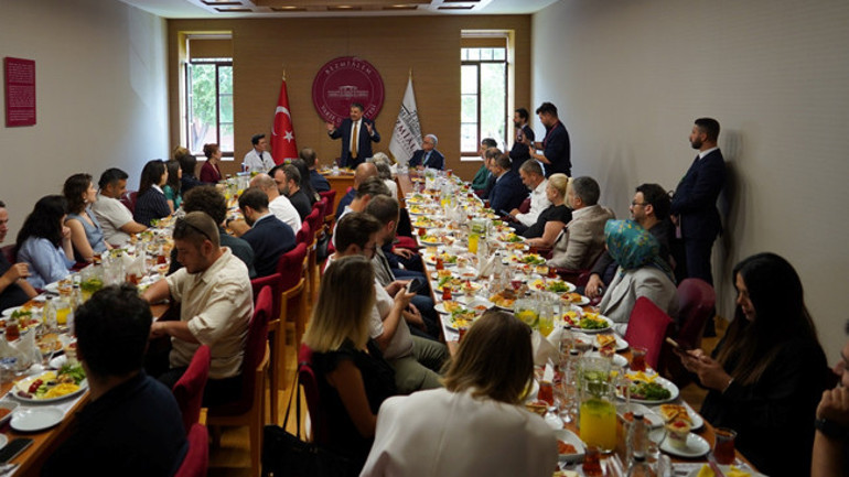 200 yıllık mirastan yapay zeka çağına: Rektör Akçakayadan burs müjdesi