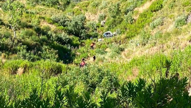 Antalya'da korkunç kaza! Uçuruma yuvarlanan otomobilde 5 kişi can verdi