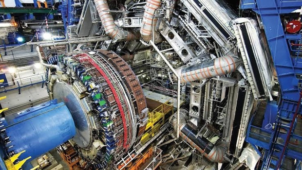 CERN’deki gizemli sinyaller karanlık maddenin izi olabilir