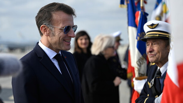 Fransa Cumhurbaşkanı Macron neden gözlük takıyor