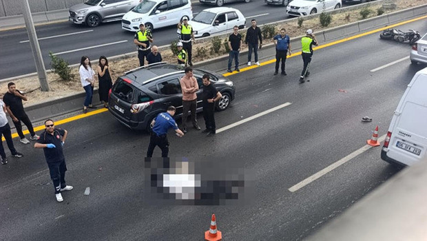 İki araca çarpan motosikletin sürücüsü uzman çavuş öldü