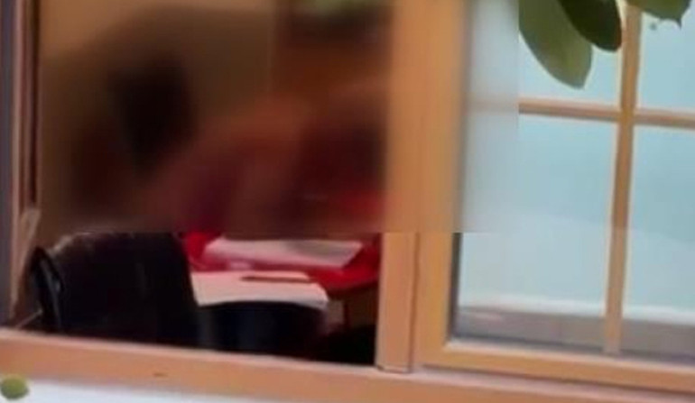 İstanbul’da rehabilitasyon merkezinde öğrenciye şiddet Öğretmenin dayağını baba görüntüledi