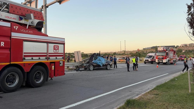Kayseride düğün konvoyunda kaza: 1 ölü, 3 yaralı