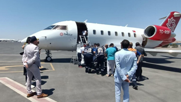 Mısır'da trafik kazası geçiren 3 Türk vatandaşı Türkiye'ye getirildi
