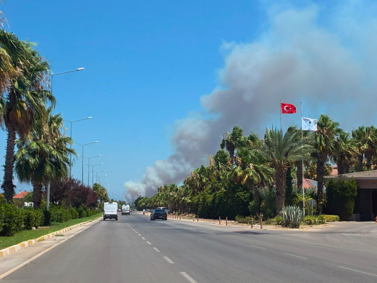 Son dakika... Muğla, Antalya, Aydın ve Afyonkarahisarda orman yangını Antalyada bazı evler tahliye edildi