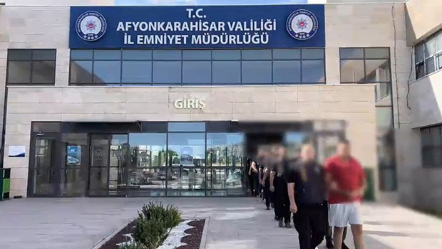 3 ilde yasa dışı bahis operasyonu: 1 milyar 250 milyon liralık işlem hacmine 8 tutuklama