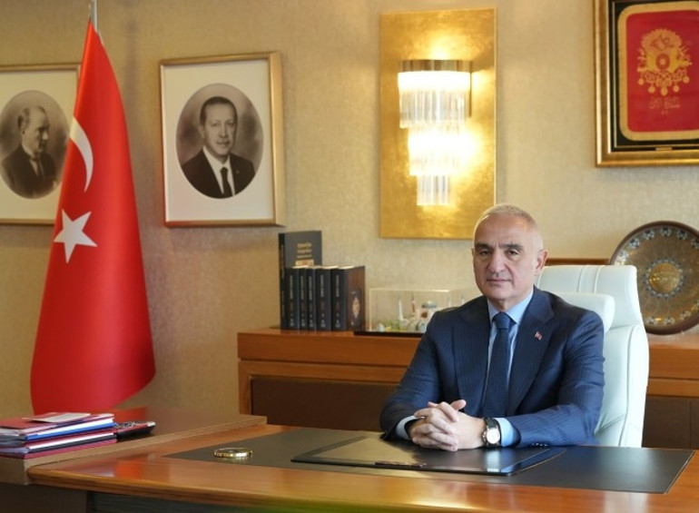 Bakan Ersoy: Tralleiste 2 bin yıllık 300 kişilik antik havuz gün yüzüne çıkarıldı